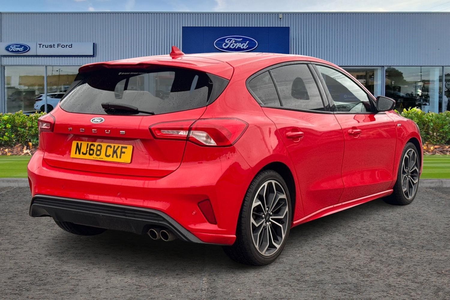 Ford Focus Photo 3