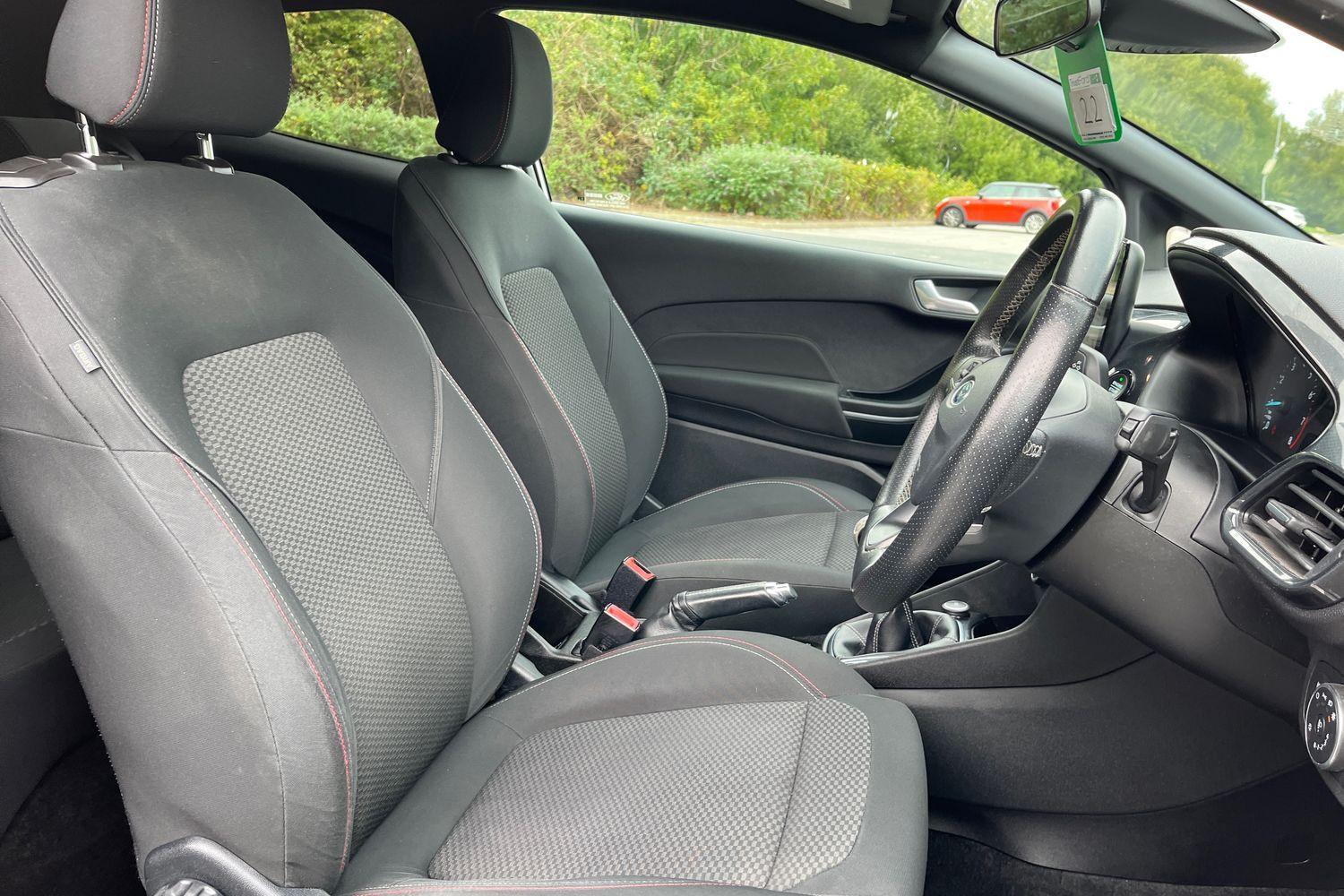 Ford Fiesta Photo 16