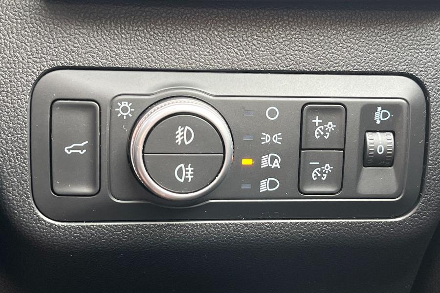 Ford Kuga Photo autoimg-0bc7ac2902f37a2146e3db3ae58cea564981b212.jpg