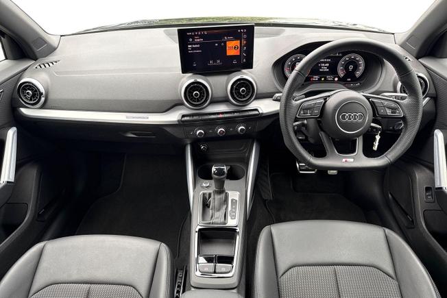 AUDI Q2 Photo 10