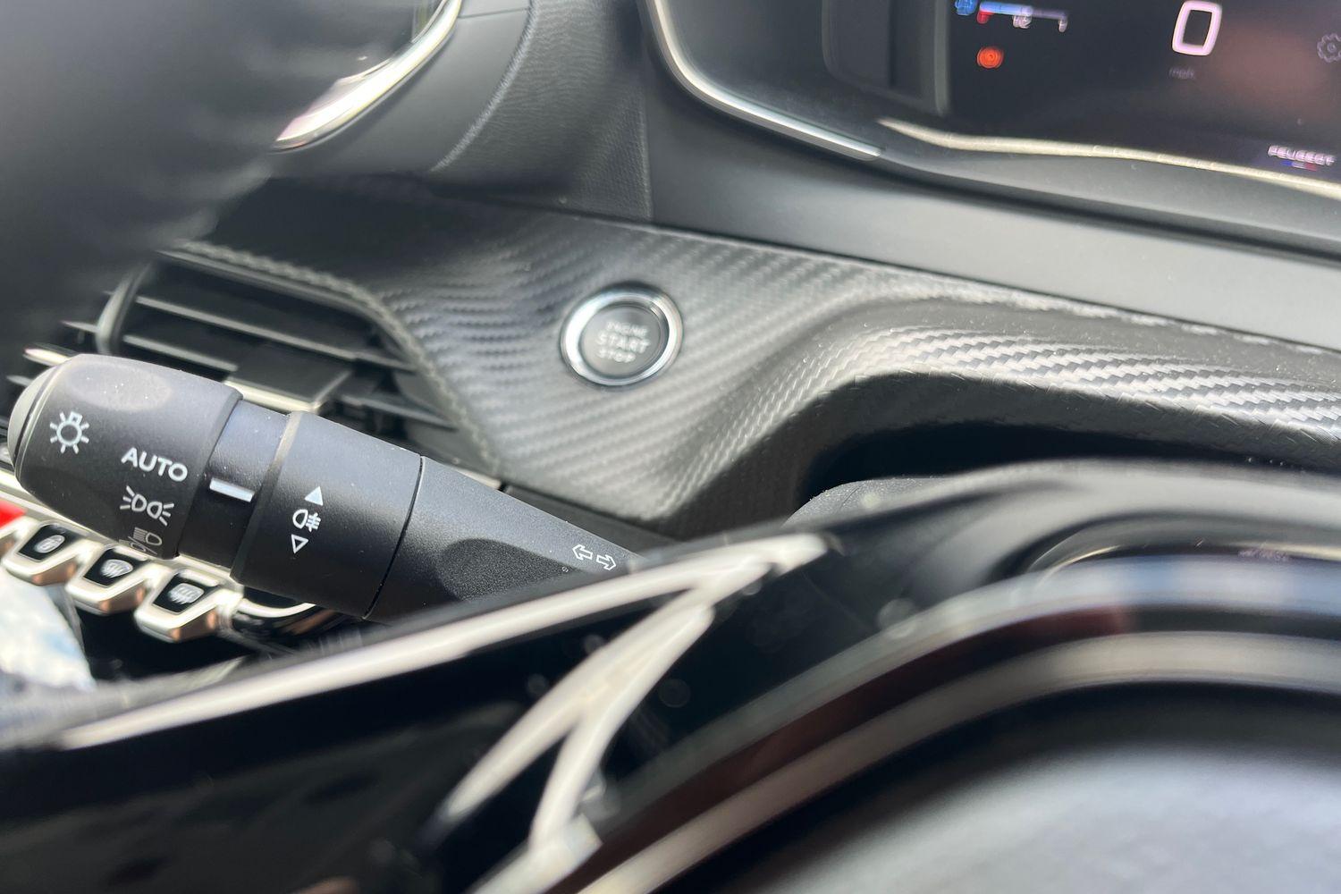 Peugeot 208 Photo 13