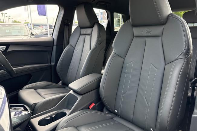 AUDI Q4 E-Tron Photo 21