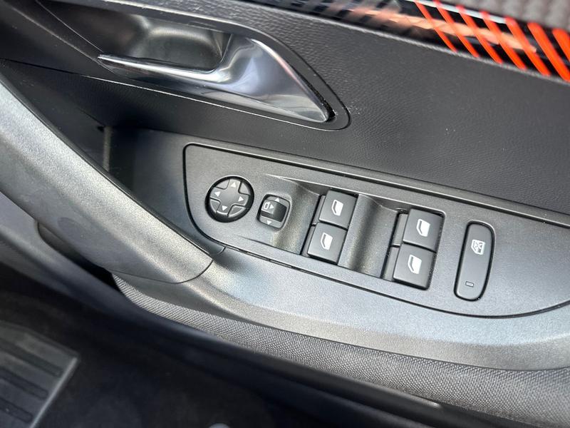 Used Peugeot 2008 LP23JYV 24