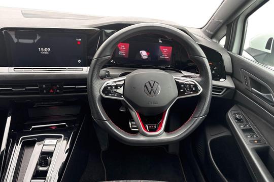 Volkswagen Golf Photo autoimg-0bdaebf98bf193b55e0cff3da89bf8e89ff12cd5.jpg