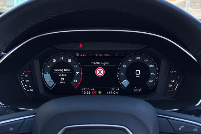 AUDI Q3 Photo 15