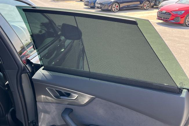 AUDI Rsq8 Photo 48