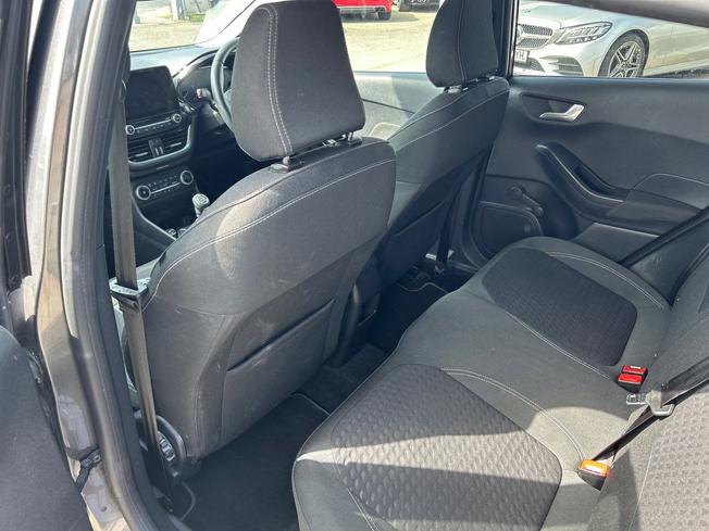 FORD Fiesta Photo 42