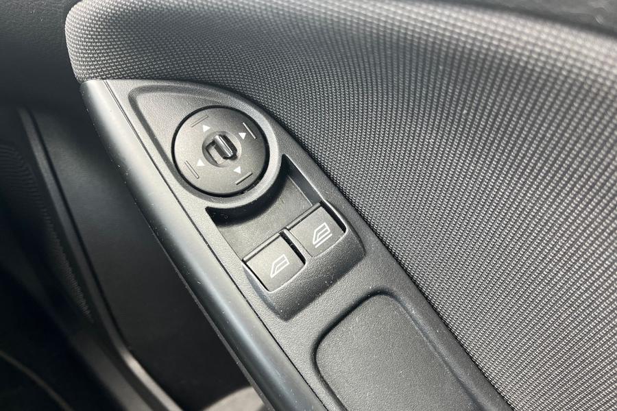 Ford FOCUS Photo autoimg-0be3cc8e4d10c86f9a29a3d40efe6eea8f354d67.jpg