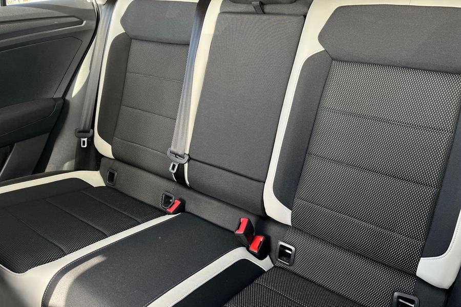 Volkswagen T-ROC Photo autoimg-0be4c6fbf09a8eabf8179c368dff89d6b827f874.jpg