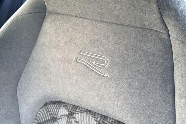 VOLKSWAGEN Golf Photo 45