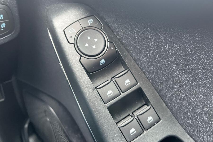 Ford Fiesta Photo autoimg-0bf0b671efd13ac76cd3e30c913ba5fb26ff98d6.jpg