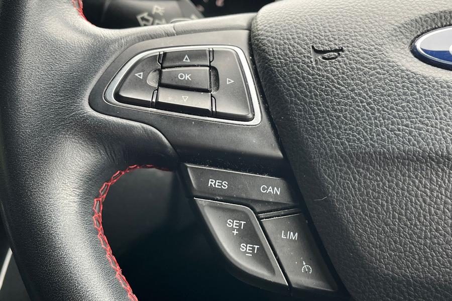Ford Kuga Photo autoimg-0bf7239b684f9fed65275d8361179bdc1c0cc6e6.jpg