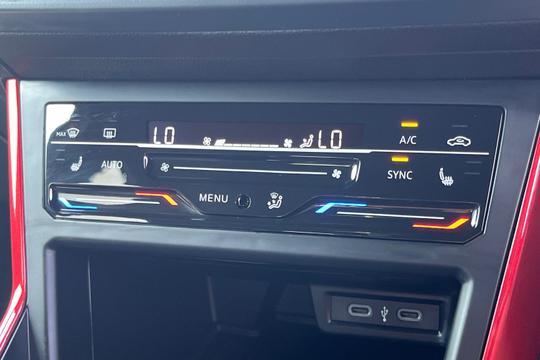 Volkswagen Polo Photo autoimg-0bf8b6a240ed5a05221b37c9204d676bda0b4963.jpg