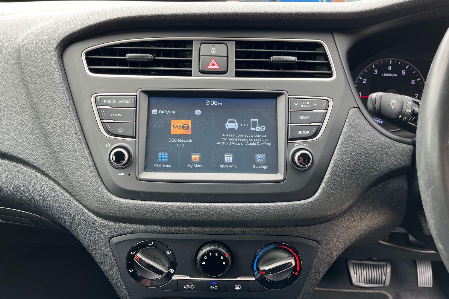 Hyundai i20 Photo 31