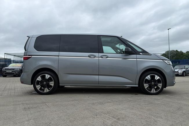 VOLKSWAGEN Multivan Photo 28