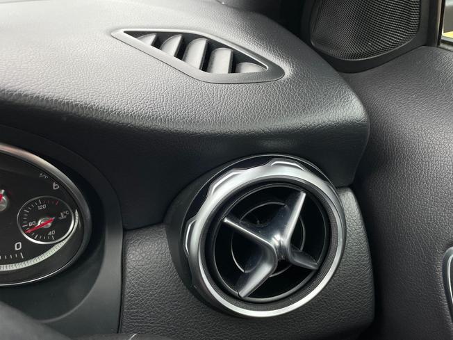 MERCEDES-BENZ GLA Photo 36