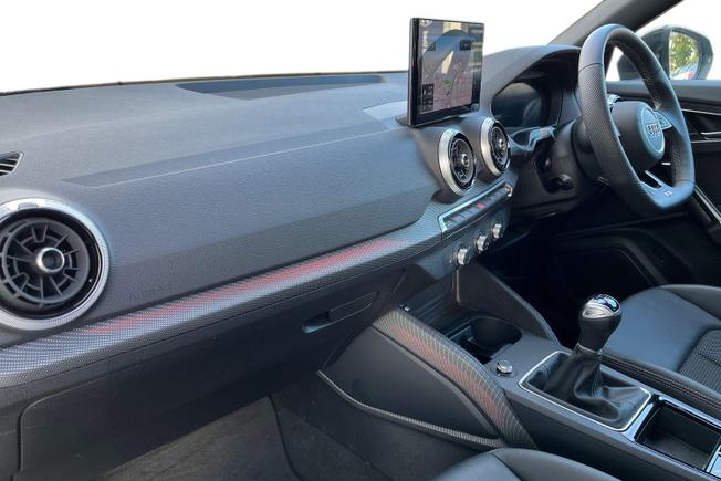 AUDI Q2 Photo 2
