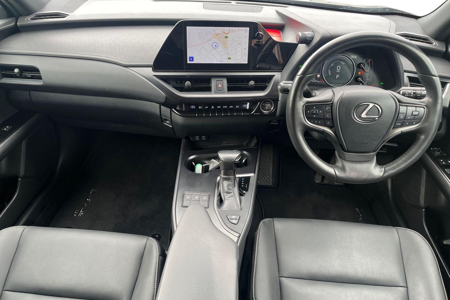 Lexus UX Photo 9