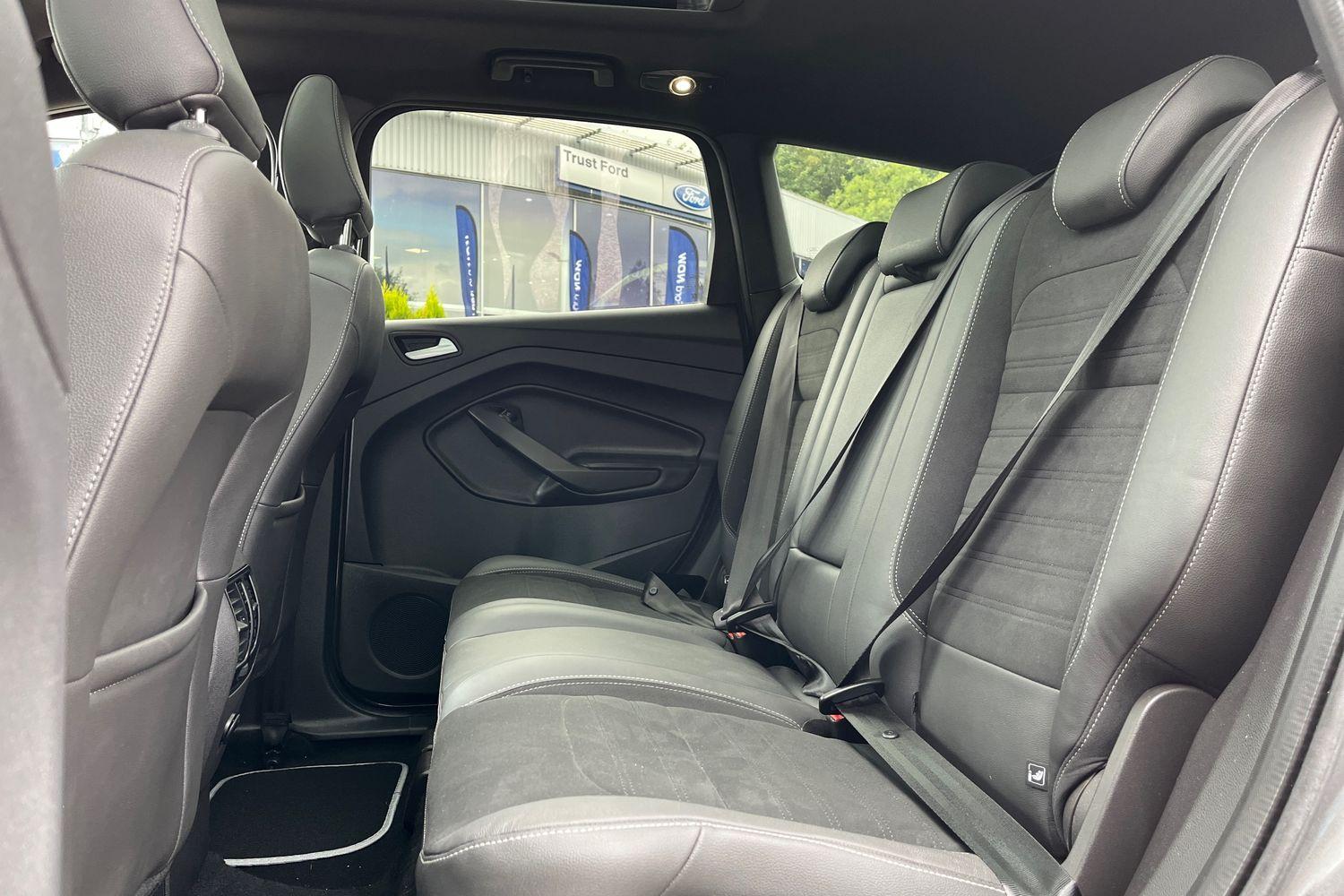 Ford KUGA Photo 19
