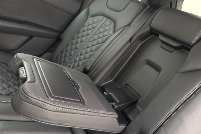 AUDI Sq7 Photo 28