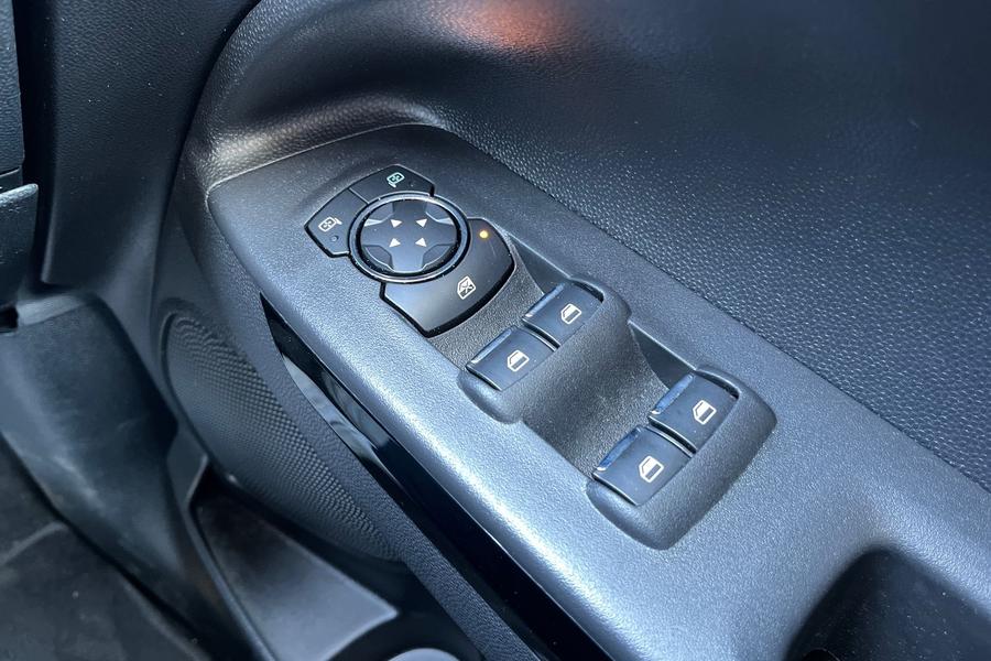 Ford ECOSPORT Photo autoimg-0c0c908ab71b4c57868ac4b6ee187e9d70fd2c21.jpg
