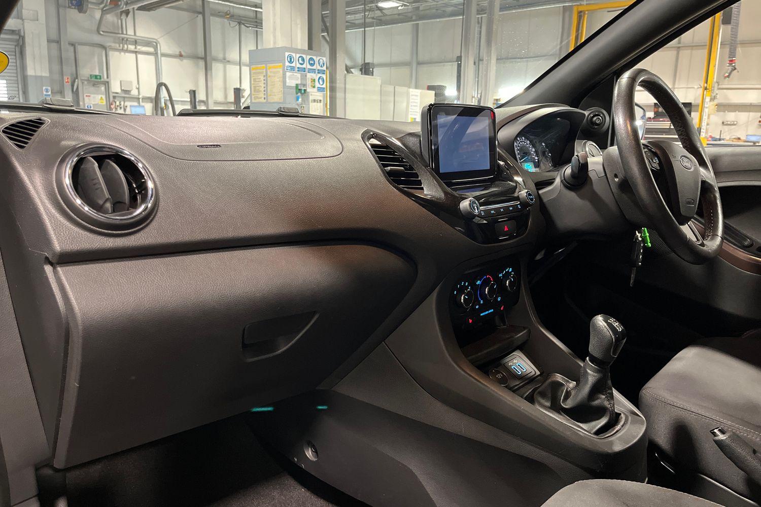 Ford KA+ Photo 17