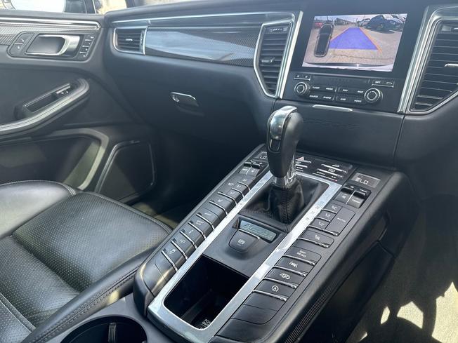 PORSCHE Macan Photo 55