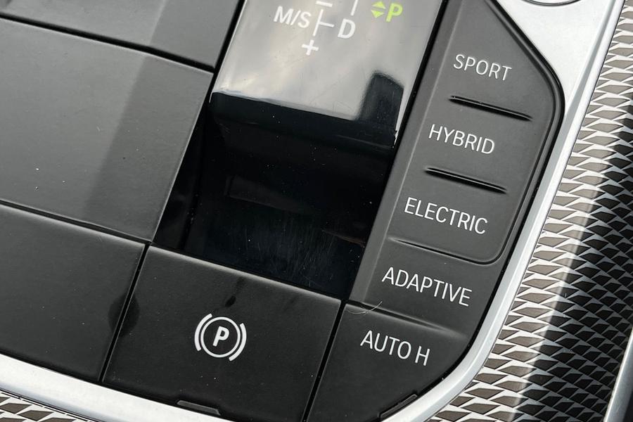BMW 3 Series Photo autoimg-0c118eb260c3d7a48c7de5e24f6a31ee4ce31ccd.jpg
