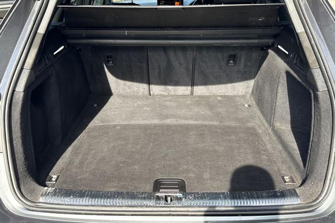 Audi A4 Avant Photo 12