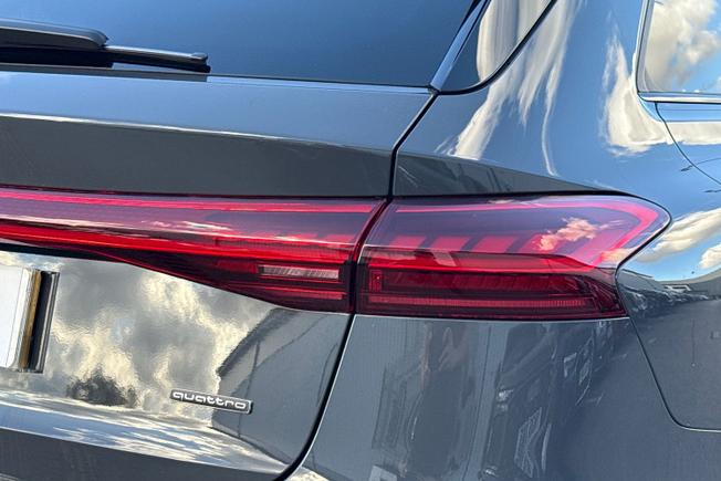 AUDI A6 e-tron Avant Photo 18