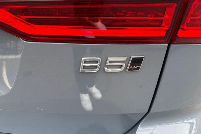 VOLVO XC60 Photo 31