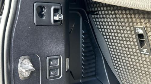 Land Rover Defender Photo autoimg-0c18bf404ccf0155fc46e472253fb7153d94348b.jpg