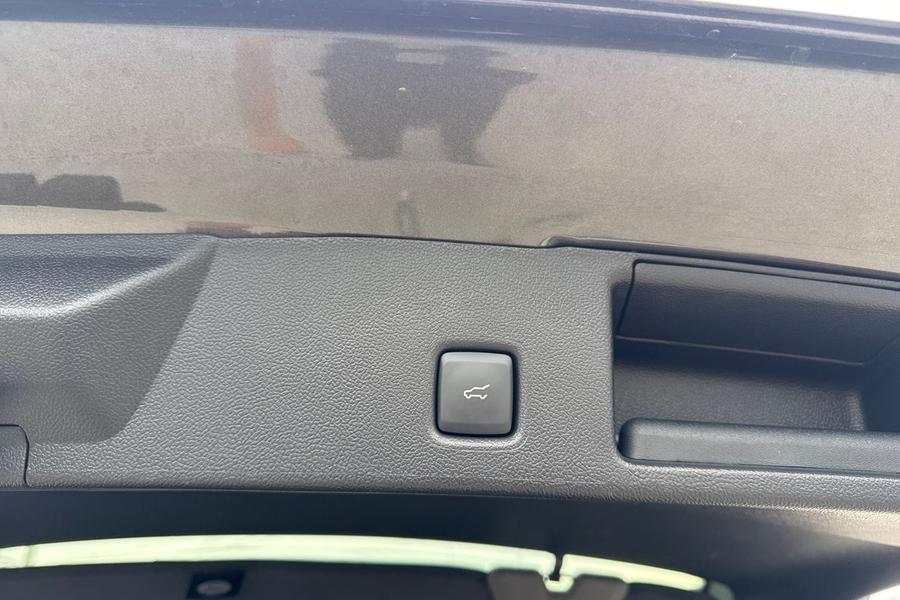 Ford KUGA Photo autoimg-0c1a4f0f88f0fed3ebe5fd27cc29b44059b0b69d.jpg