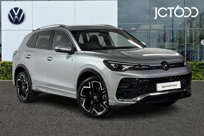 VOLKSWAGEN Tiguan Photo 1