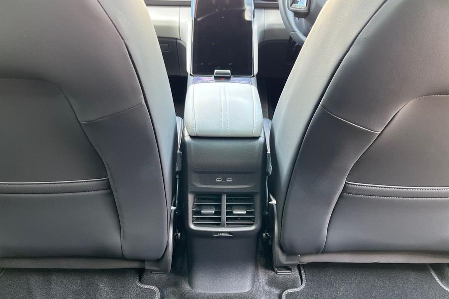 Ford Explorer Photo autoimg-0c1ff3334c680a5fe7c828eec9d368cb1226054b.jpg