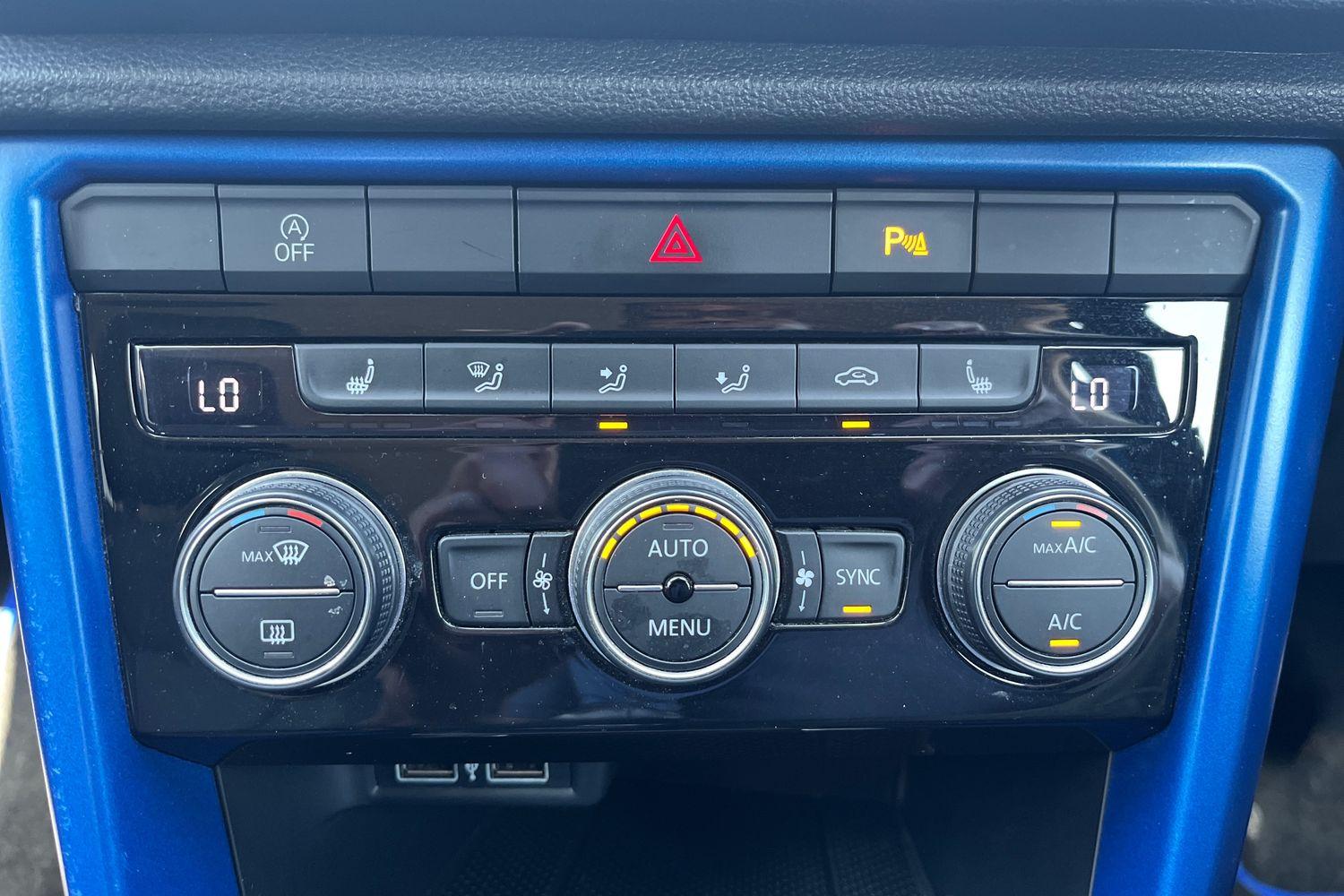 Volkswagen T-ROC Photo 29