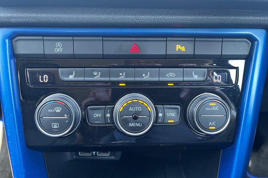 Volkswagen T-ROC Photo autoimg-0c20f45e38a1e0568facb28e5b477bb402d34289.jpg