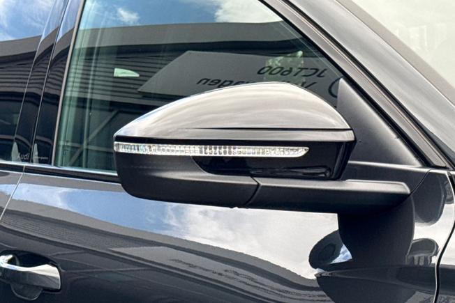 AUDI  Q6 Photo 20