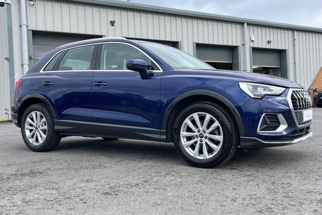 AUDI Q3 Photo 23