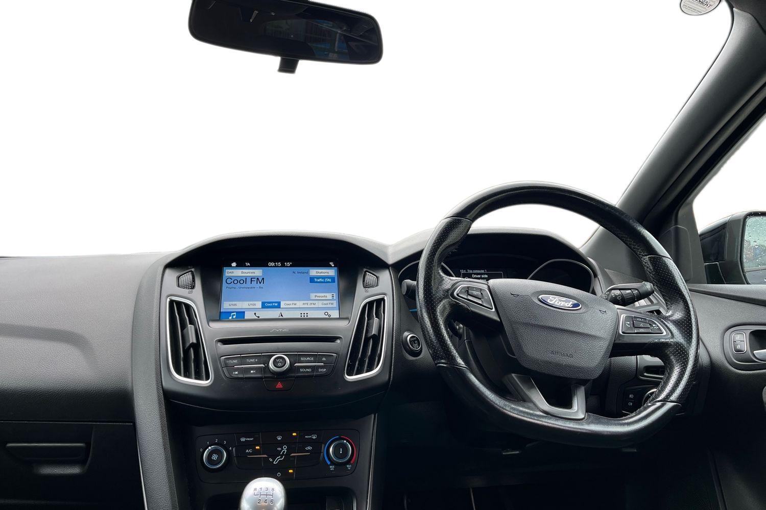 Ford FOCUS Photo 9