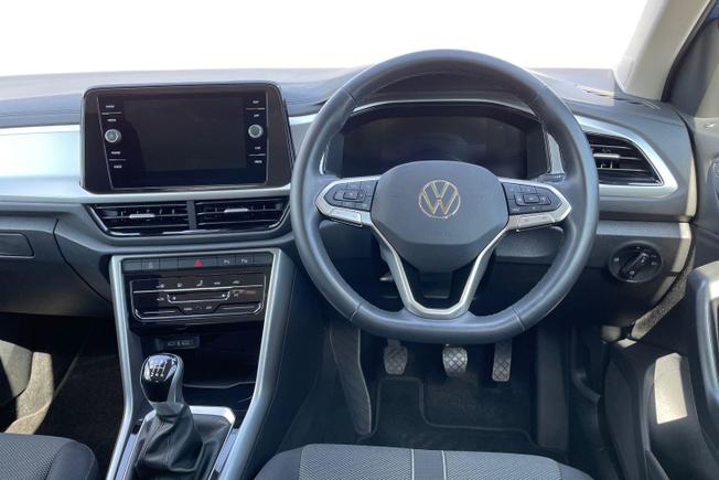 VOLKSWAGEN T-Roc Photo 11