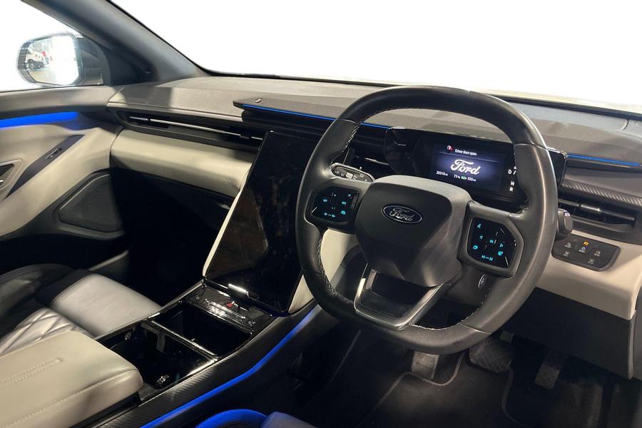 Ford Explorer Photo autoimg-0c287ca16939b0638a888d50aa1d273749cb72d3.jpg