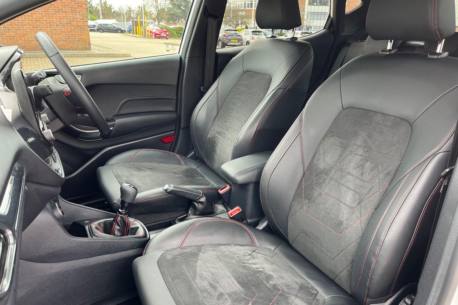Ford Fiesta Photo 18