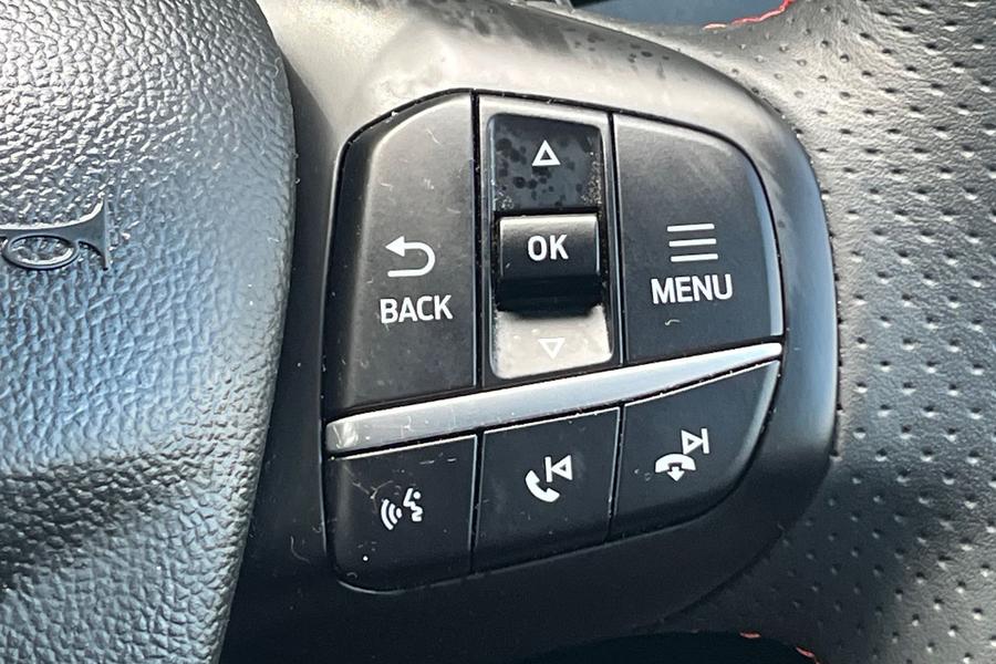 Ford KUGA Photo autoimg-0c387cf43c3fc6a04cf1fbd7dedc3e31df7fd43a.jpg
