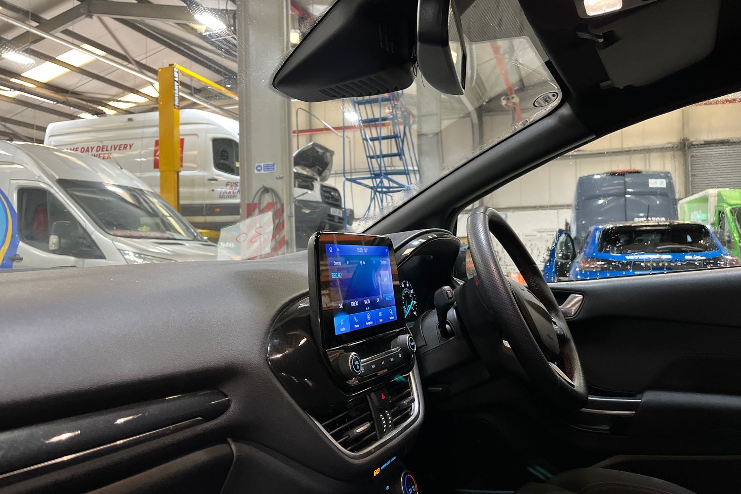Ford FIESTA Photo 17