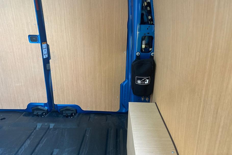 Used Ford E-TRANSIT CUSTOM MX75KEK 32