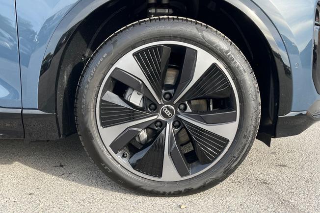 AUDI Q6 E-Tron Photo 5