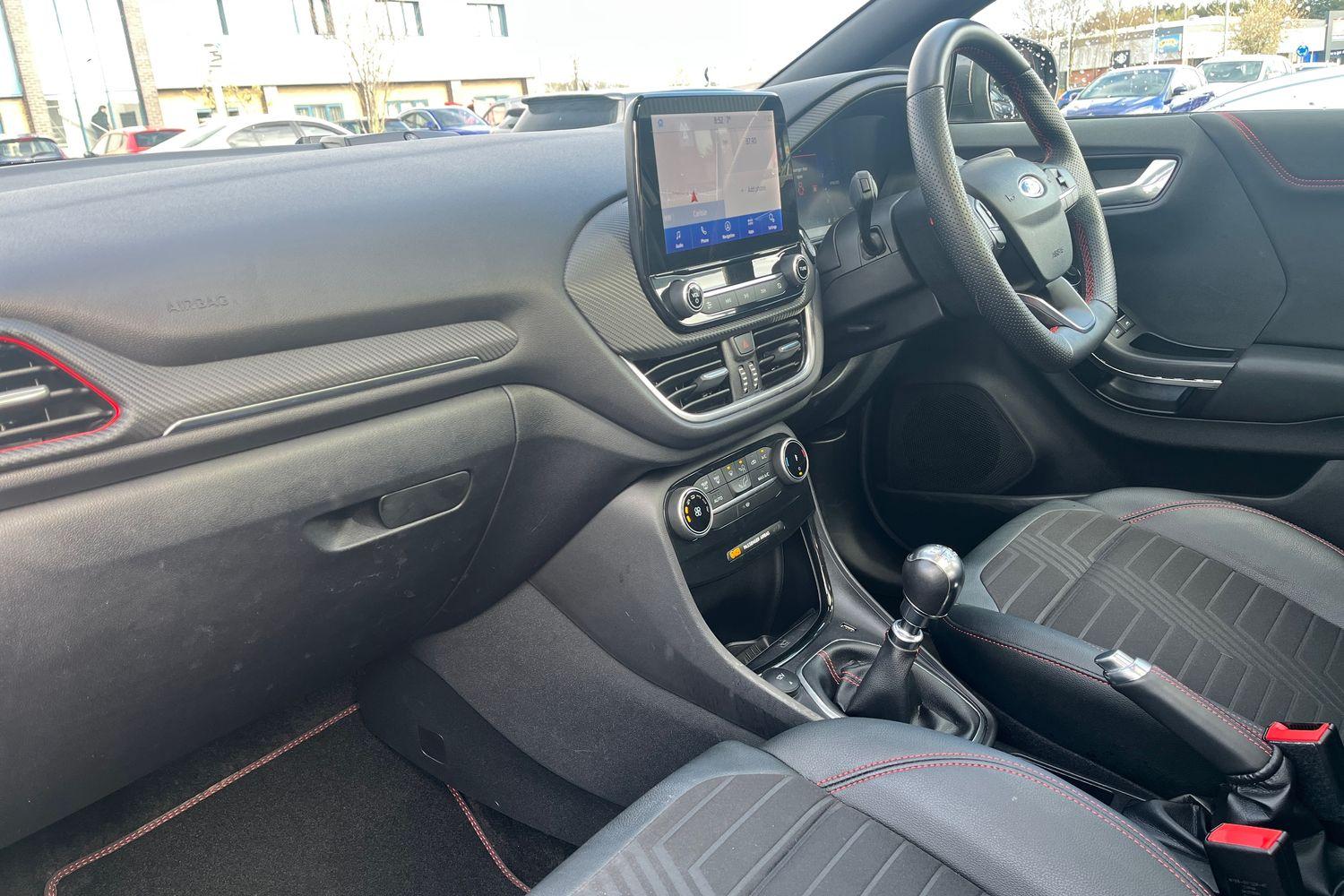 Ford PUMA Photo 17