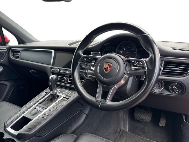 PORSCHE Macan Photo 6
