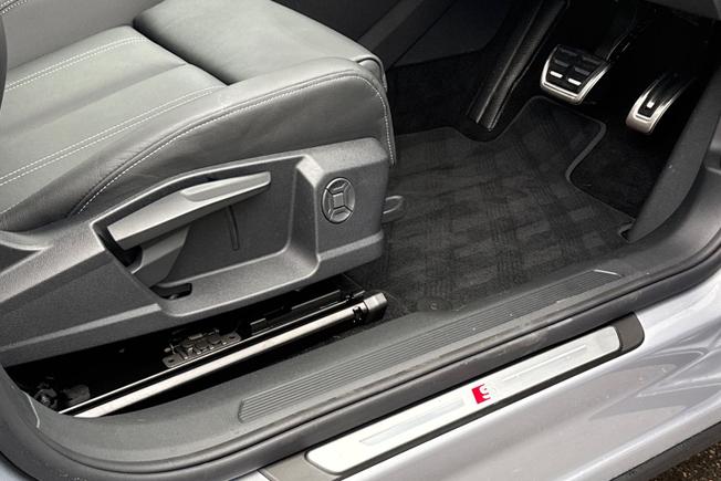 AUDI Q4 e-tron Photo 30